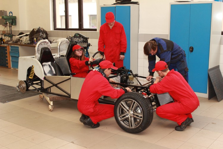 04 Autoservis - Kajpan.jpg